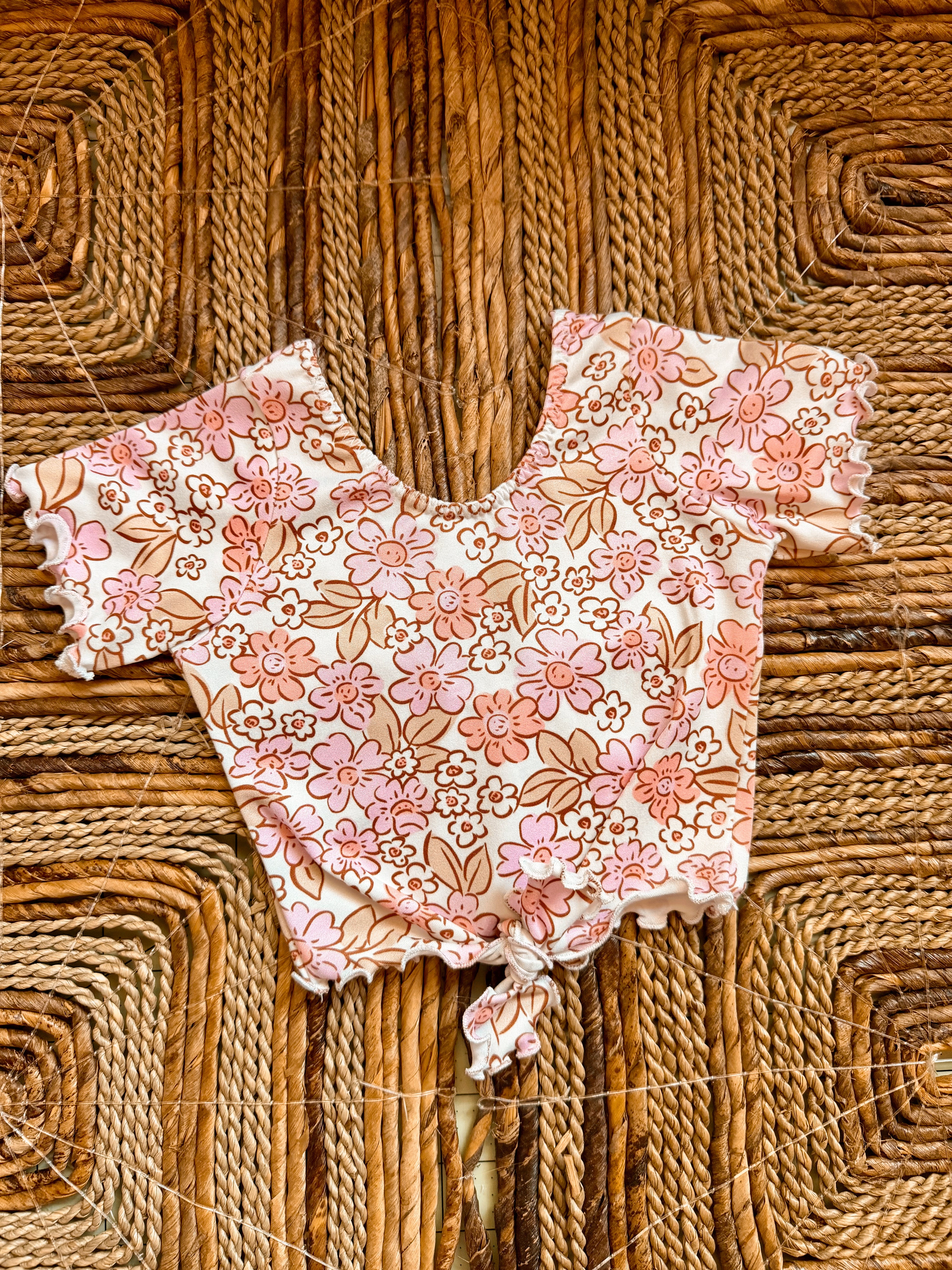 Floral short sleeve Jojo top + Indie bummies + Aelin band