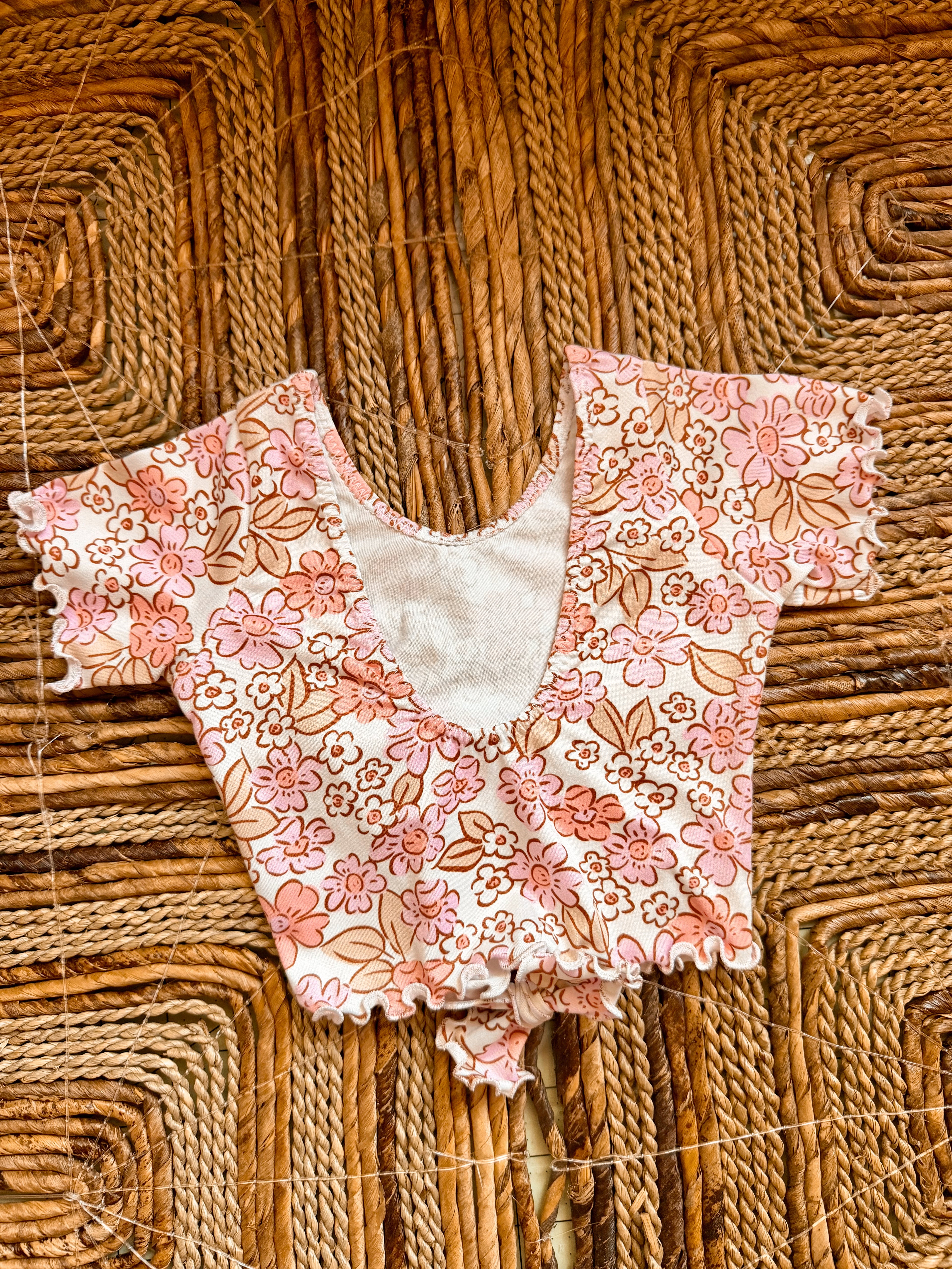Floral short sleeve Jojo top + Indie bummies + Aelin band